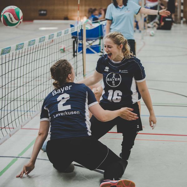 Sonja Scholten (2) und Ronja Schmölders (16) wollen sich für die Paralympics qualifizieren.