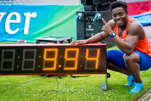 Arthur Cissé, der im Vorjahr mit der Steigerung auf 9,94 Sekunden eine der weltweit schnellsten 100-Meter-Zeiten ablieferte und nun wieder am Start ist. Foto: Ralf Kuckuck (DBS Akademie).