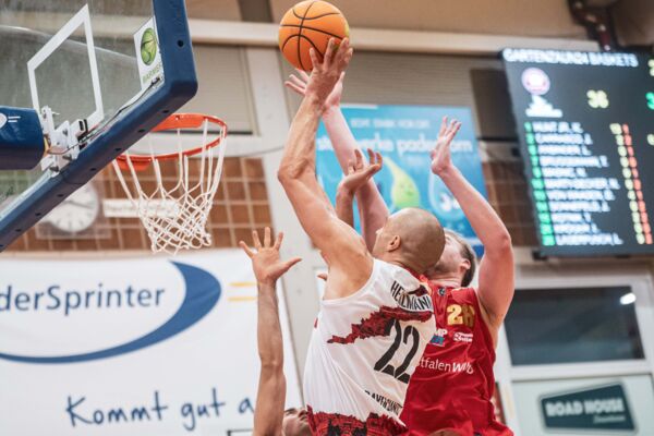 Für Dennis Heinzmann steht gegen Paderborn ein weiteres Topspiel auf dem Programm / Foto: Nils Althoff