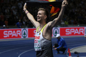 Mateusz Przybylko wird gewinnt den Europameister-Titel im Hochsprung. Foto: Heuser